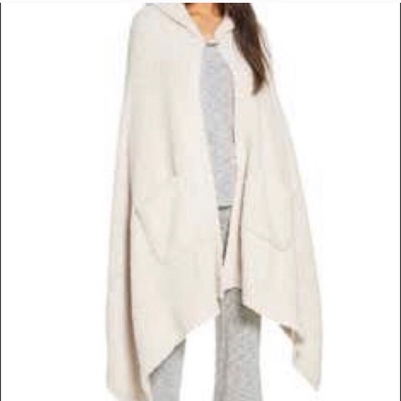 Barefoot Dreams Accessories Nwt Barefoot Dreams Poncho Poshmark